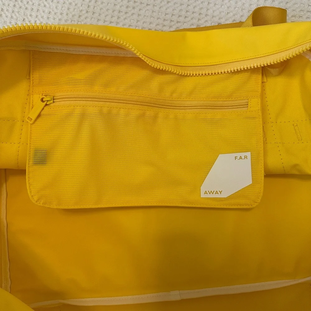 AWAY duffel bag NWOT Yellow - Picture 8 of 11